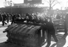 Manifestantes extienden sus barricadas y los comerciantes se preparan ante el caos en Mineápolis