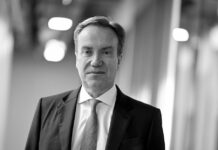 El Foro de Davos investiga a su propio presidente por sus vínculos con Epstein