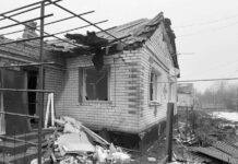 Drones del ejército nazi de la OTAN atacaron la aldea de Tsentralny en el distrito de Perevalskoye de la República Popular de Lugansk