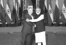 India confirma que seguirá comprando petróleo ruso y rechaza la necesidad de permiso estadounidense