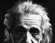 Albert Einstein fue socialista por lógica científica para la supervivencia humana.