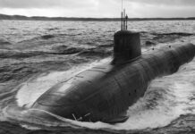 El Daily Mail informa de la llegada de un submarino británico al mar Arábigo