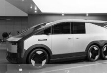 Auto volador chino emprende vuelo en los cielos de una gran ciudad