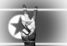 Desde armas electromagnéticas hasta misiles balísticos: la RPDC ensaya las novedades de su arsenal