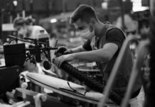 La industria del automóvil se pasa a la guerra también en Estados Unidos