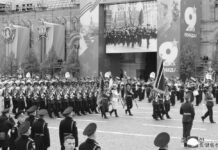 Columna mixta del EPC participa en el desfile de Moscú