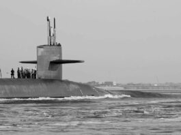 Estados Unidos exhibe un submarino nuclear en Gibraltar