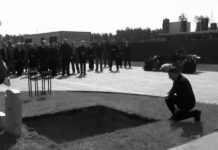 Prominente colaborador nazi recibe nueva sepultura en Ucrania y Zelenski le rinde homenaje