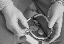 Las grandes fortunas proceden de salarios de hambre