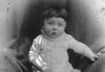Colegio de EE.UU. publica una foto de Hitler de bebé en su anuario