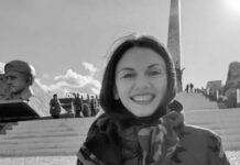 Acusaciones contra activista rusa en París «criminalizan la acción solidaria» hacia el Donbás, dice experta