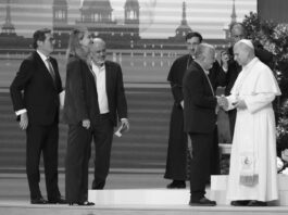 El Papa León XIV en su visita al Estado español realiza su primer milagro