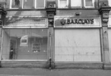 Los miembros de Acción Palestina que pintaron las oficinas del Banco Barclays van a ser condenados por ‘terrorismo’
