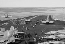 La marineros de la V Flota de Estados Unidos no prueban bocado
