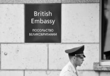 Frustran un atentado de Kiev contra el embajador británico en Moscú